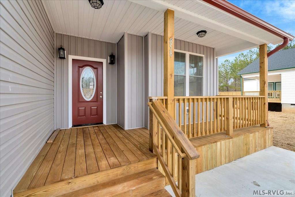 858 Starboard Drive Property Photo 6