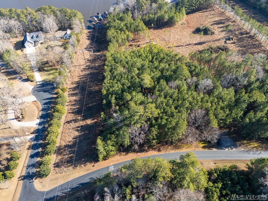 201 Hawtree Way Property Photo 4