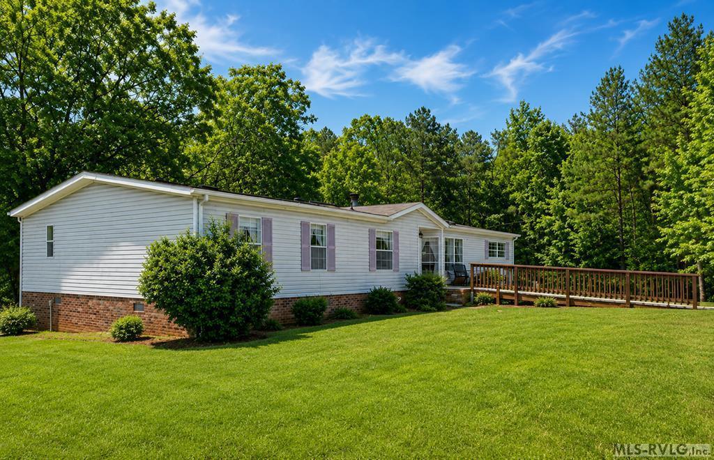 900 Buffalo Creek Road Property Photo 1