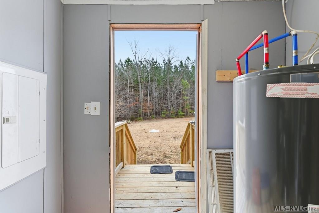 868 Wayside Road Property Photo 6