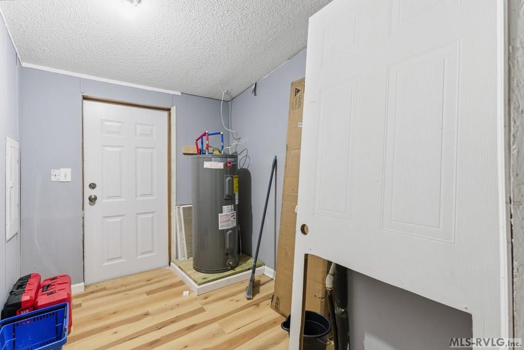 868 Wayside Road Property Photo 7