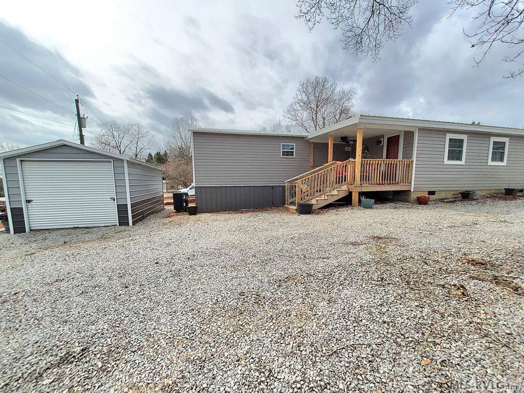 115 Ford Trail