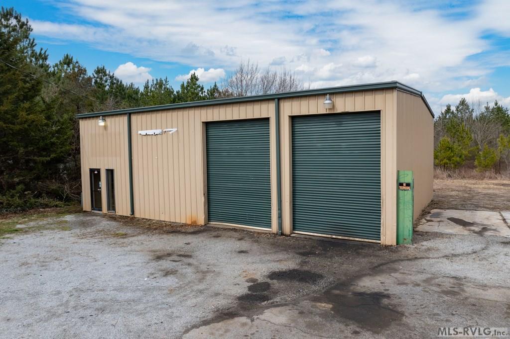 33/47/63 Piney Pond Road Property Photo 2