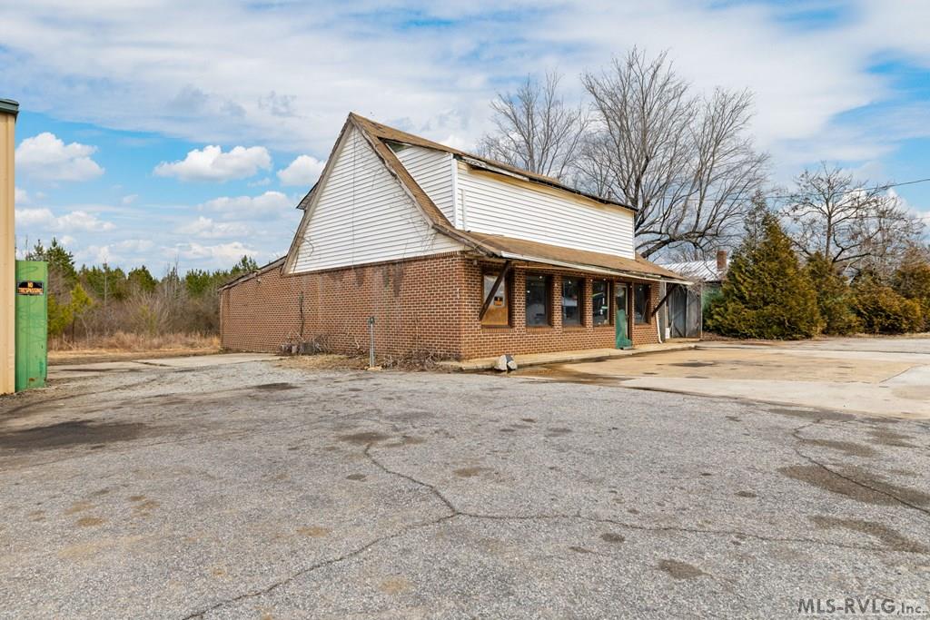 33/47/63 Piney Pond Road Property Photo 13