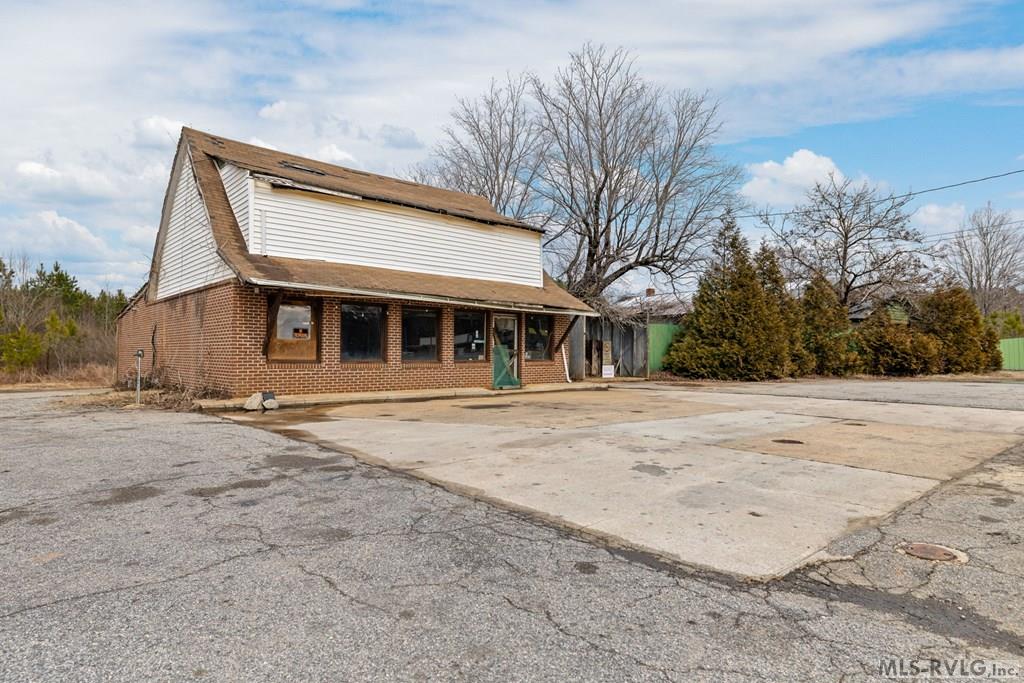 33/47/63 Piney Pond Road Property Photo 14