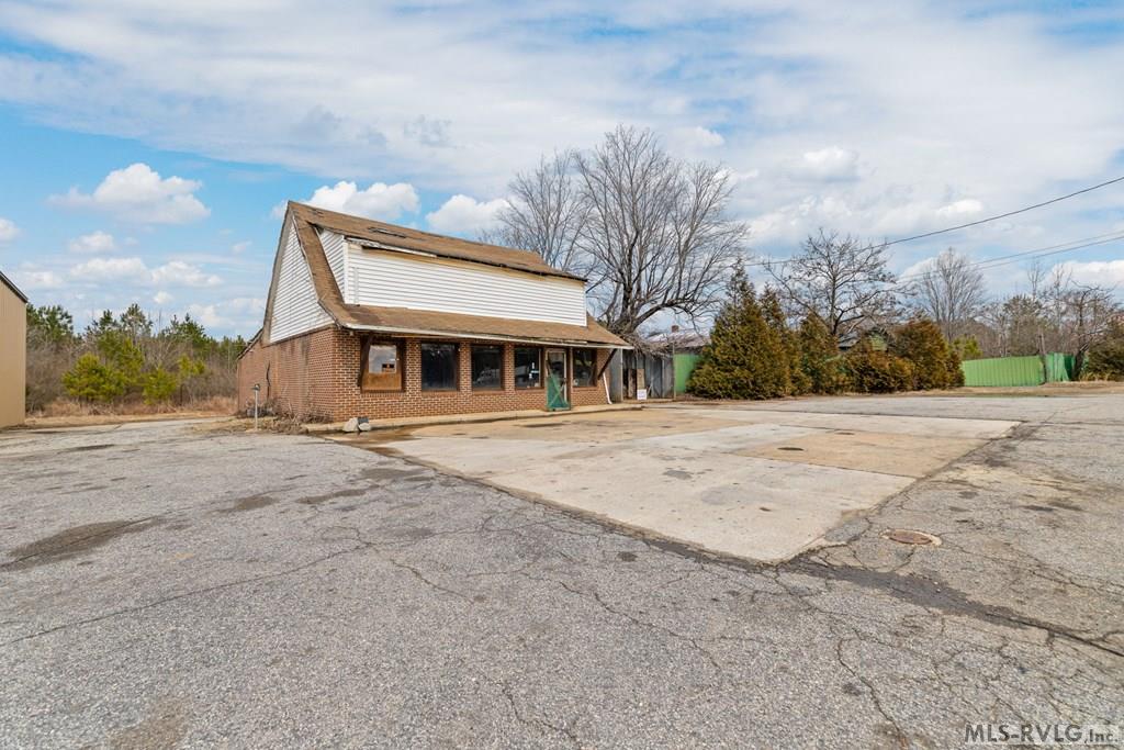 33/47/63 Piney Pond Road Property Photo 15