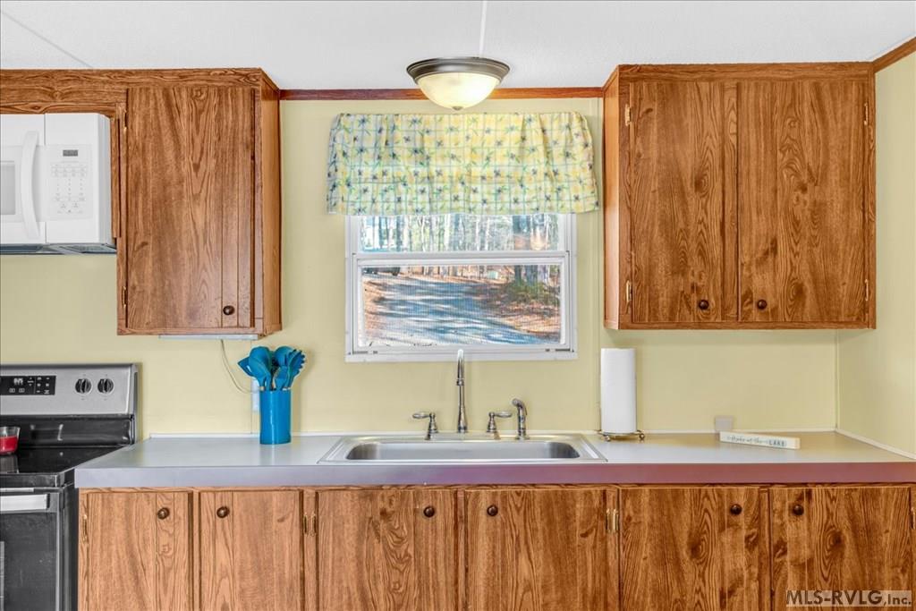 2407 Great Creek Drive Property Photo 8