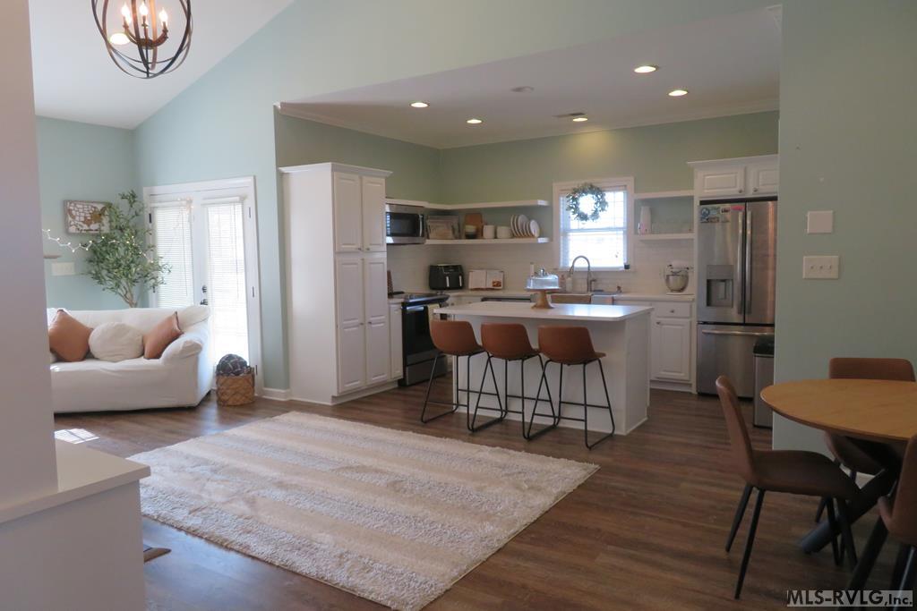 129 Savannah Circle Property Photo 4