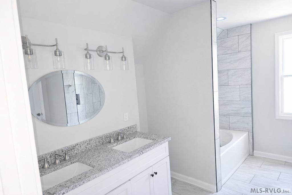 906 Starboard Drive Property Photo 12