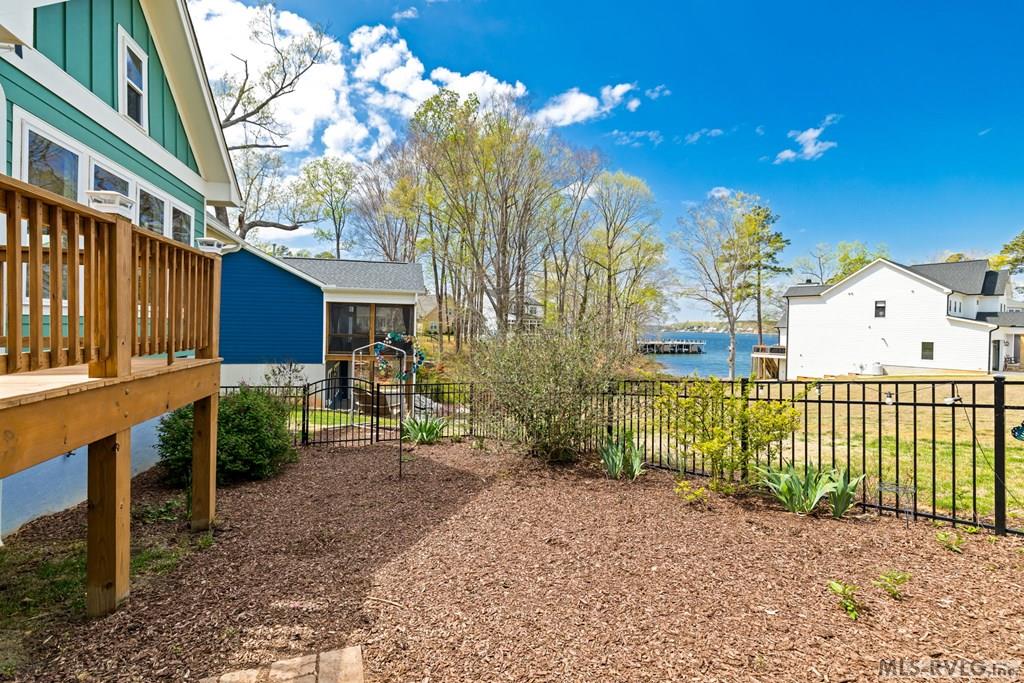 105 Society Hill Property Photo 42