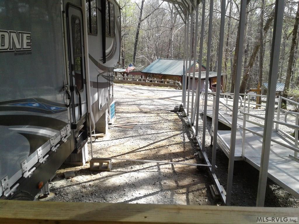 109 Des Moines Trail Property Photo 11