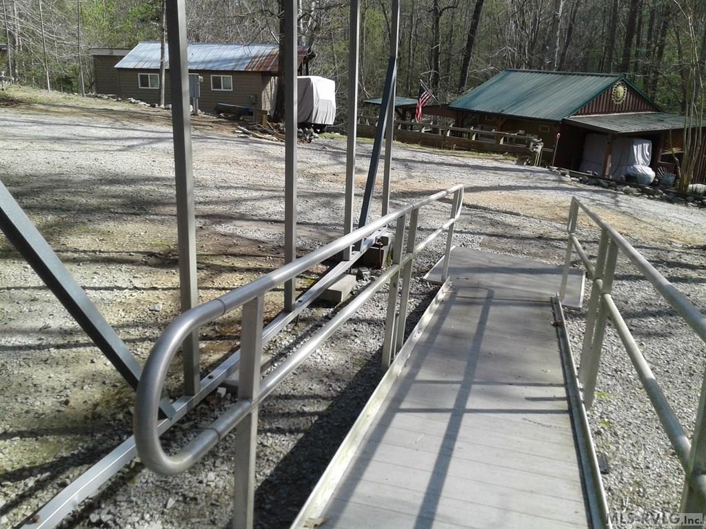 109 Des Moines Trail Property Photo 36