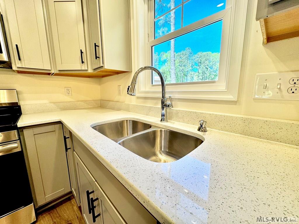 123 Hemlock Dr. Property Photo 17