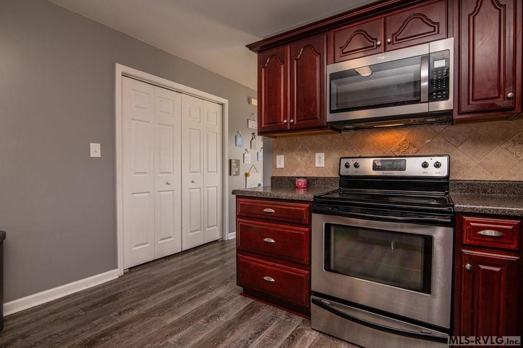 14 Canterbury Ct Property Photo 6