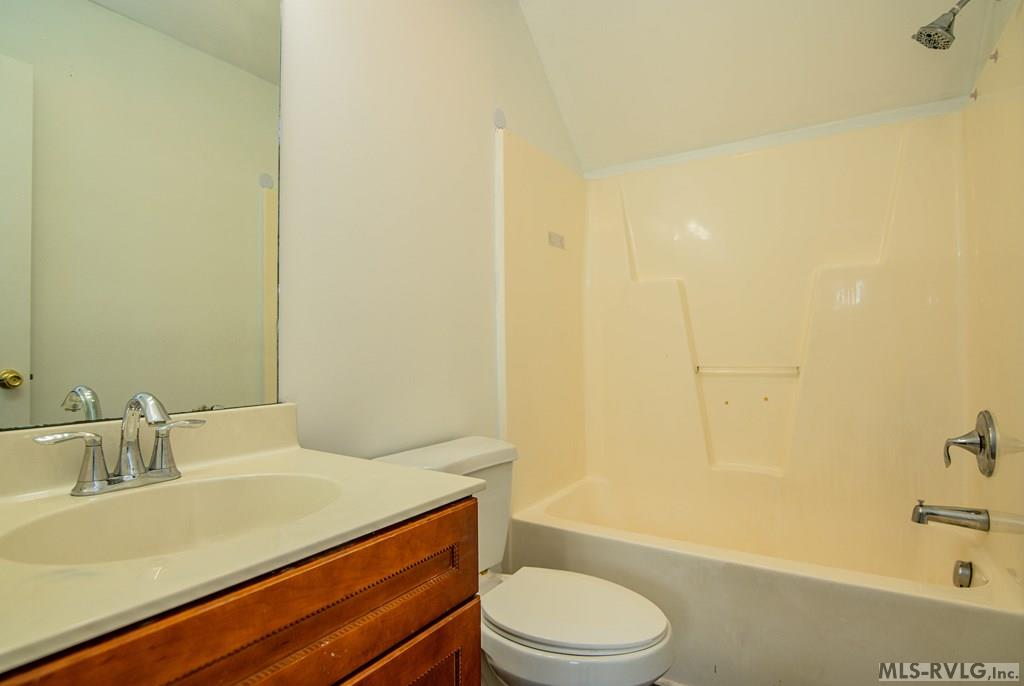 14 Canterbury Ct Property Photo 18