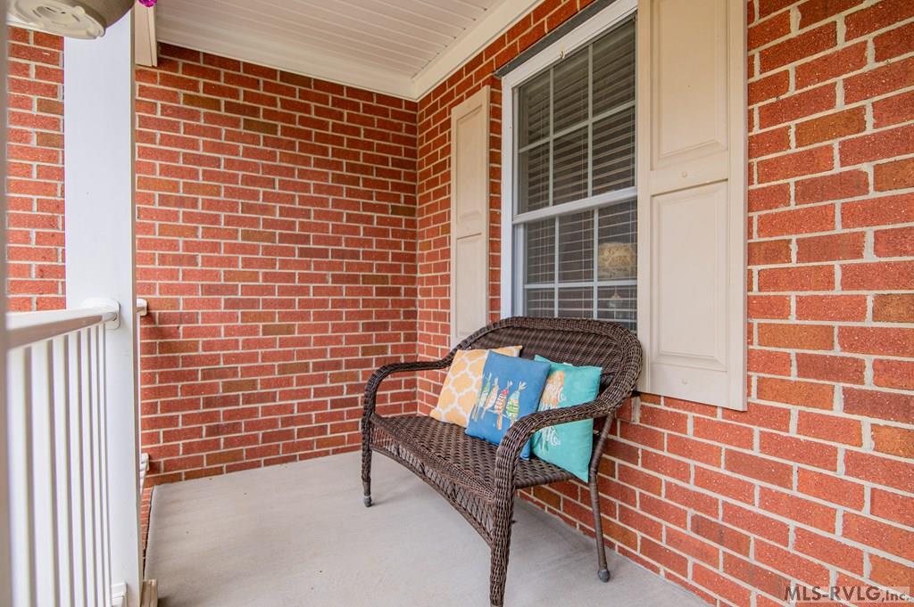 14 Canterbury Ct Property Photo 23