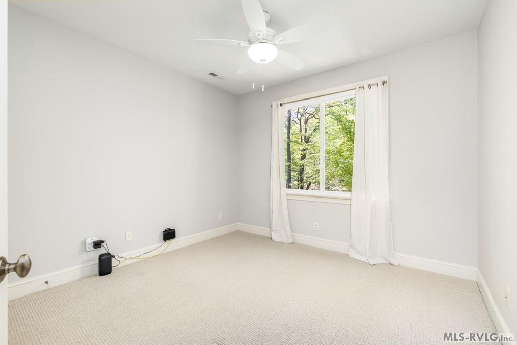 104 West Pointe Drive Property Photo 19