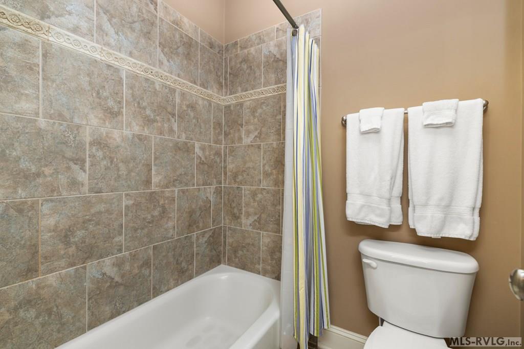 104 West Pointe Drive Property Photo 42