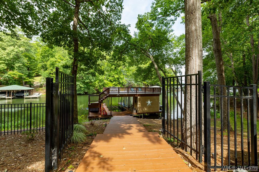 104 West Pointe Drive Property Photo 62