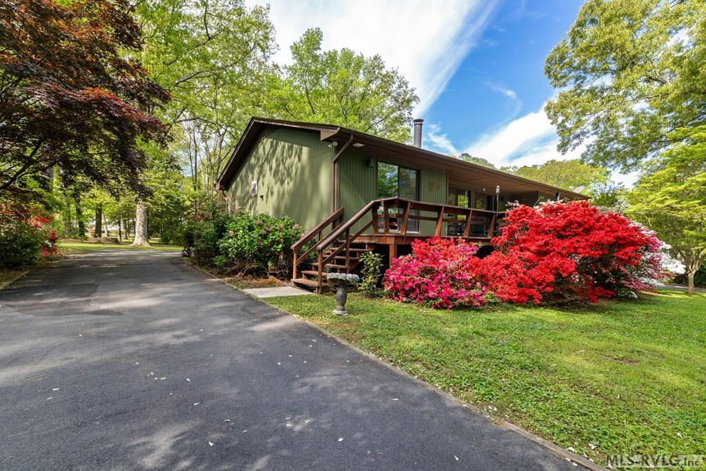 237 Parkway Drive Property Photo 1