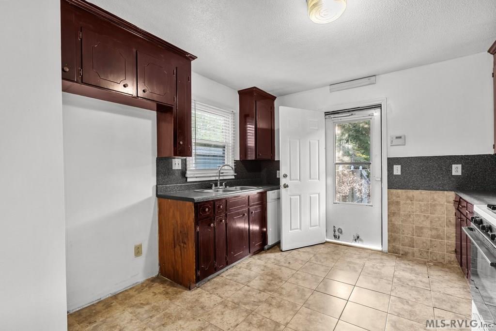 1118 Mapleton Street Property Photo 18