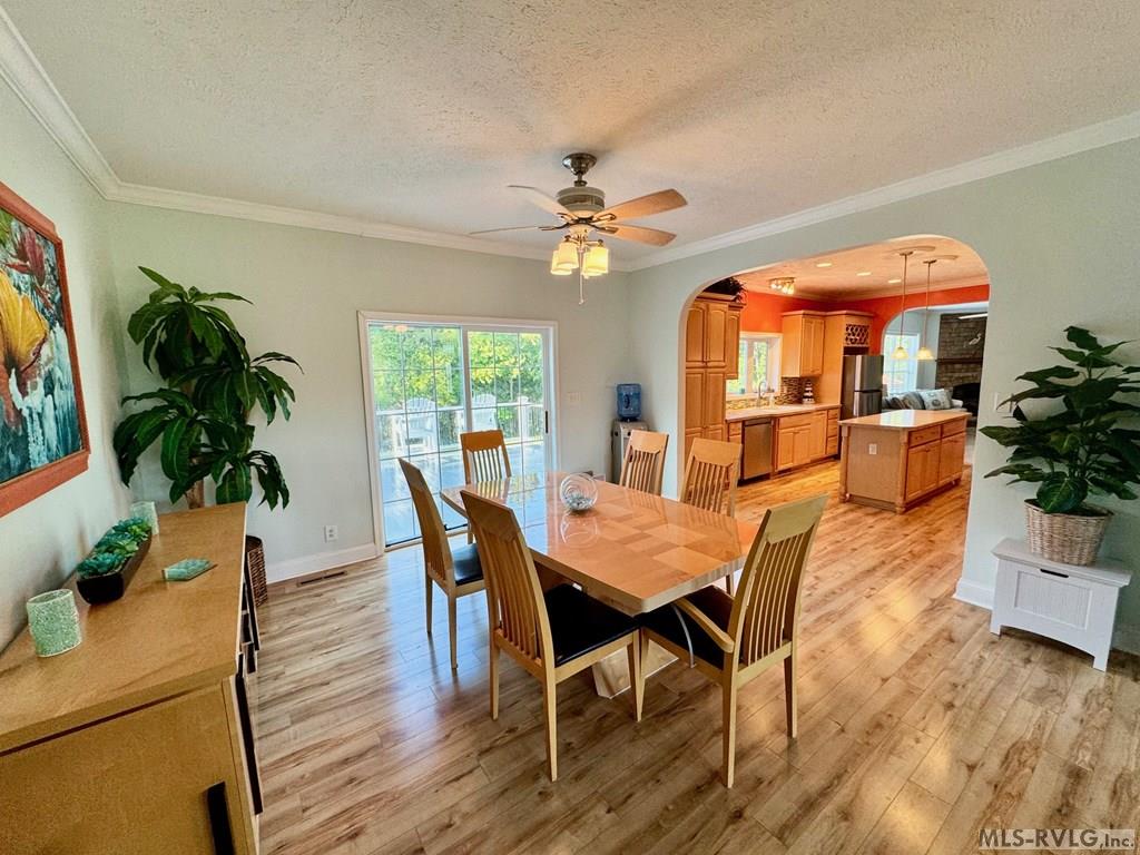 285 Brady Way Property Photo 7