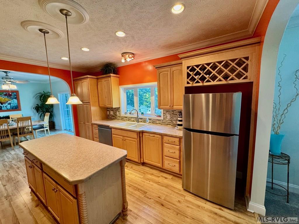 285 Brady Way Property Photo 9