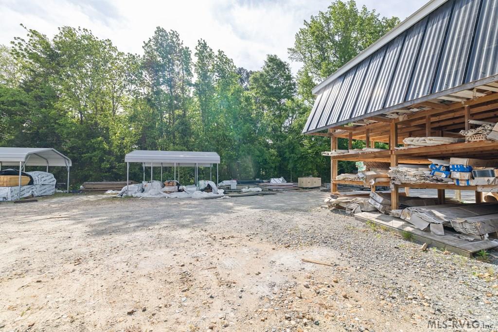 728 N Main Property Photo 42