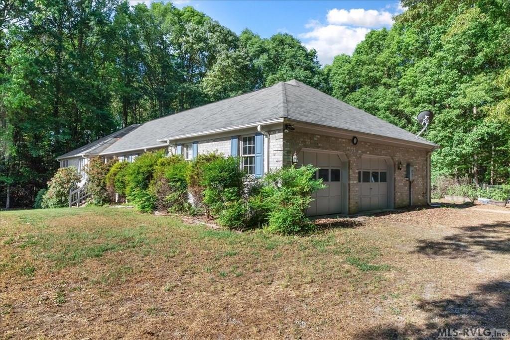 350 Flat Rock Rd Property Photo 6