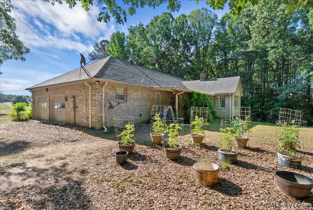 350 Flat Rock Rd Property Photo 10