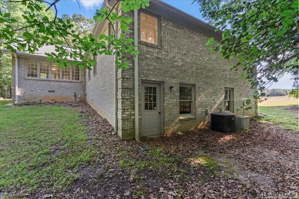 350 Flat Rock Rd Property Photo 14