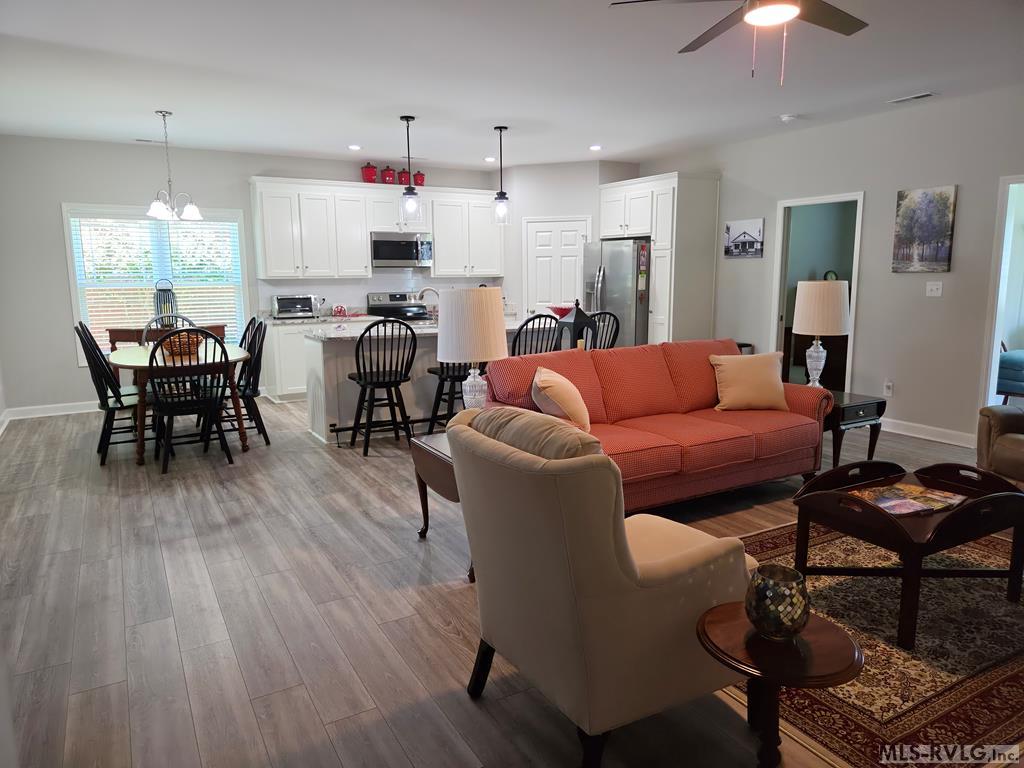 107 Savannah Circle Property Photo 3