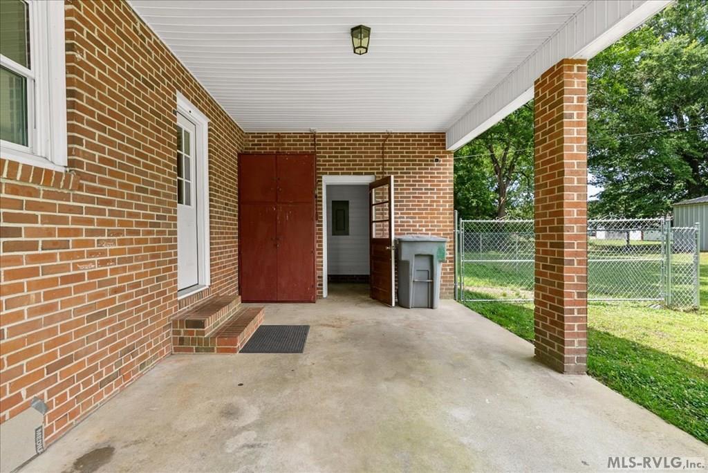 111 S Sycamore Street Property Photo 5