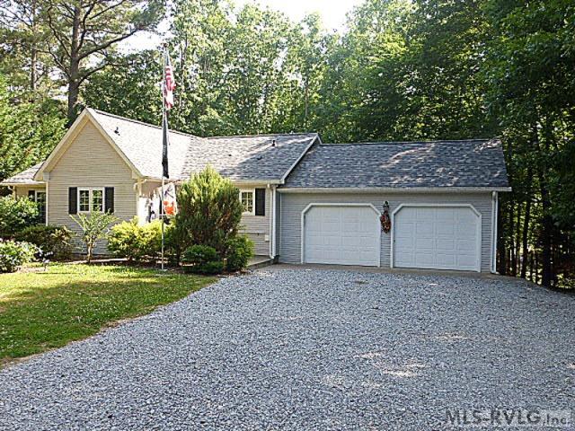 124 Windy Pointe Circle Property Photo 1