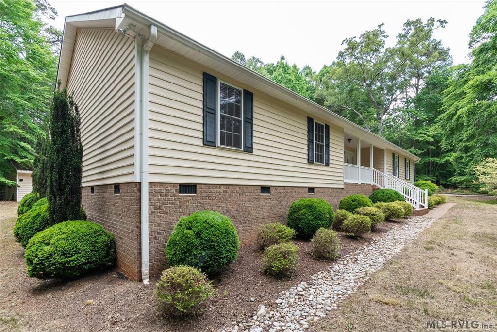 162 Country Blvd Property Photo 3