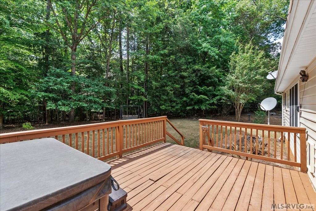 162 Country Blvd Property Photo 10