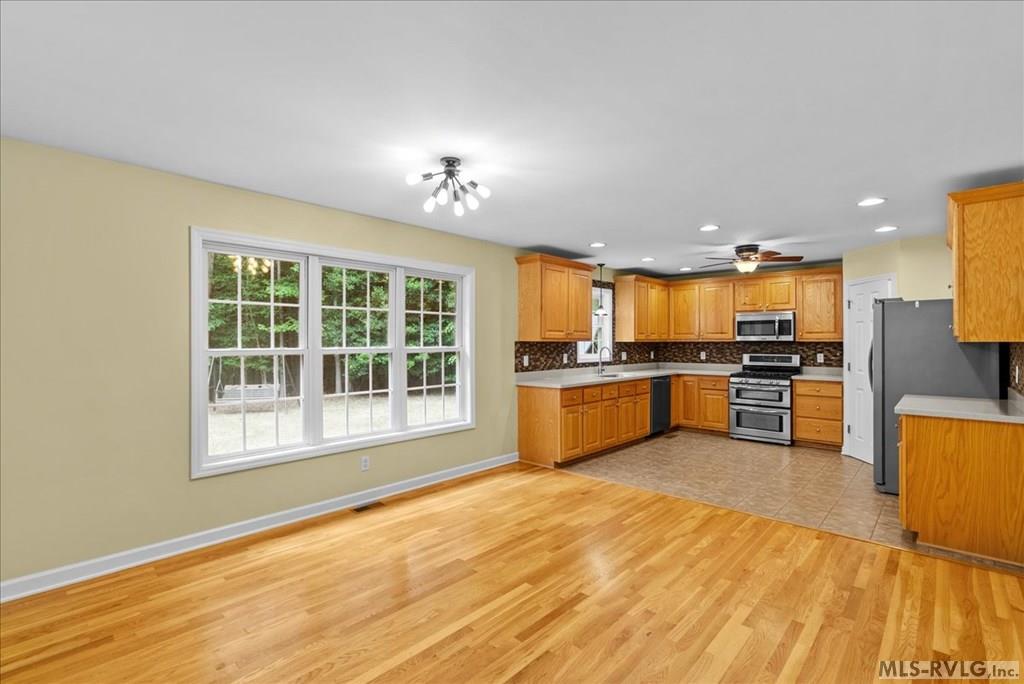 162 Country Blvd Property Photo 11