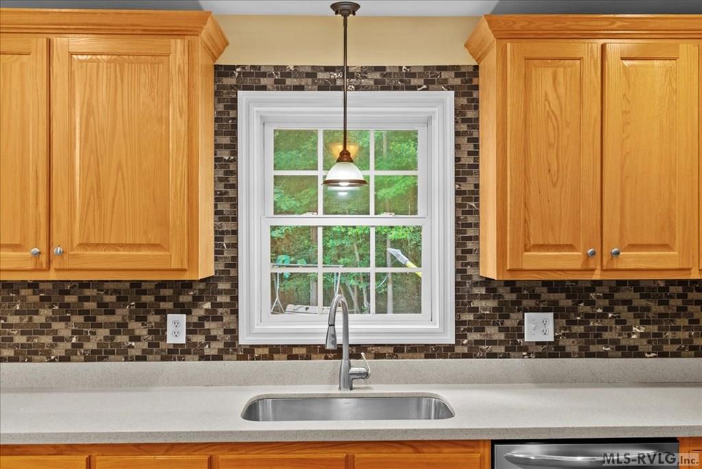 162 Country Blvd Property Photo 14