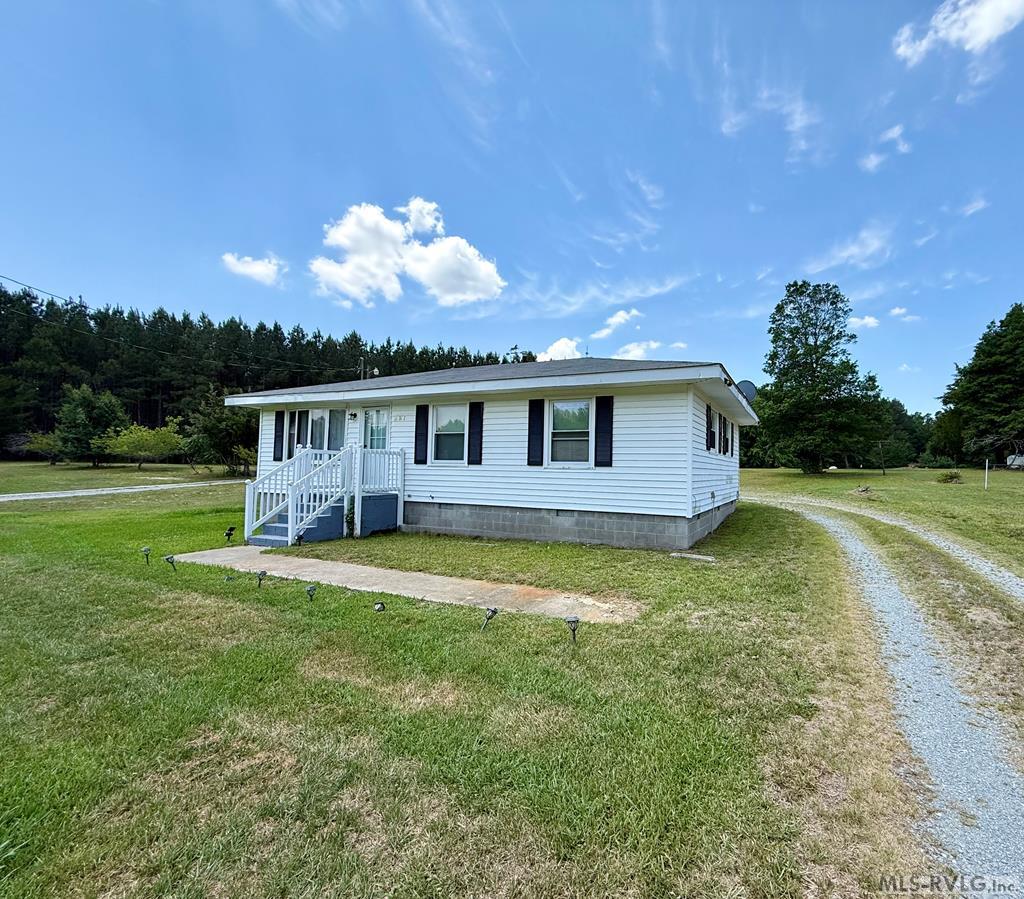 1010 Fish Rd Property Photo 1