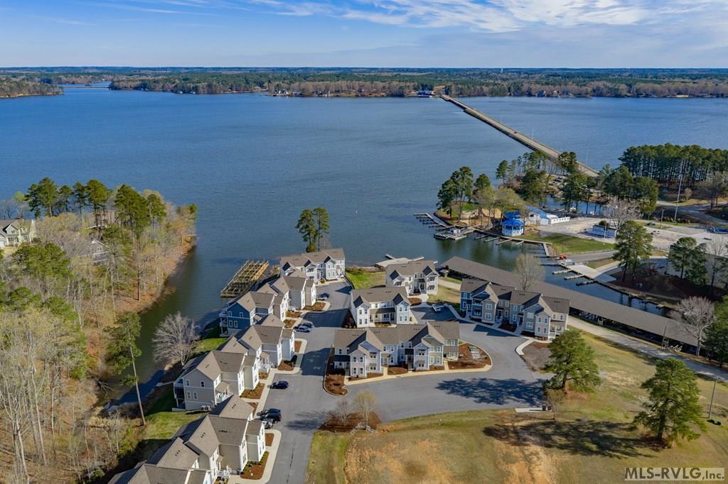 117 Rowboat Way Property Photo 2