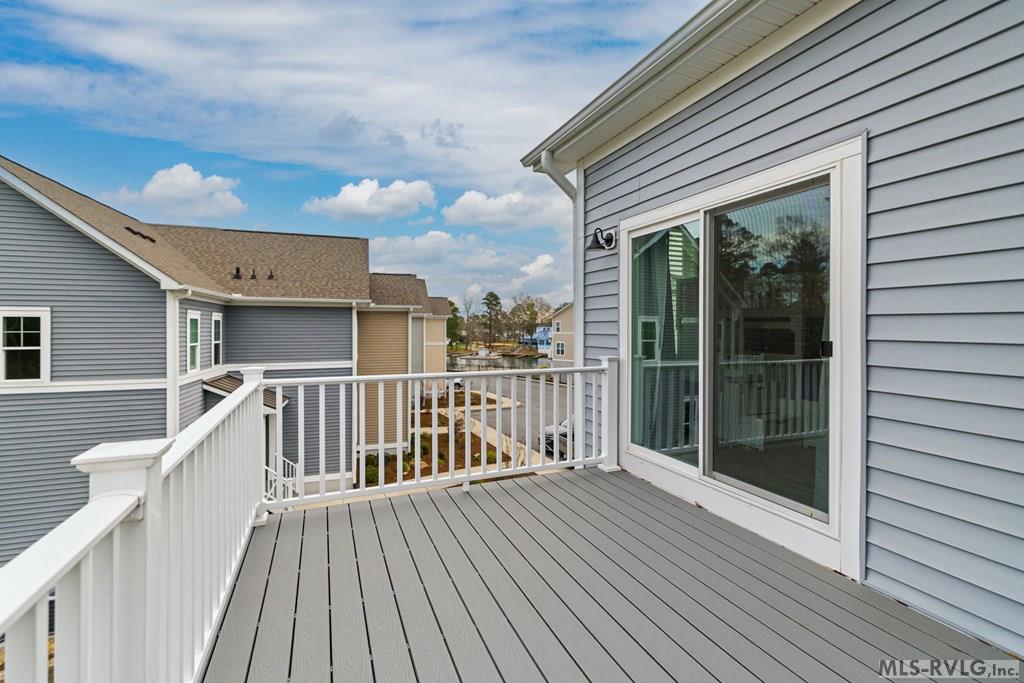 117 Rowboat Way Property Photo 21