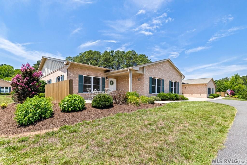 140 Reed Circle Property Photo 1
