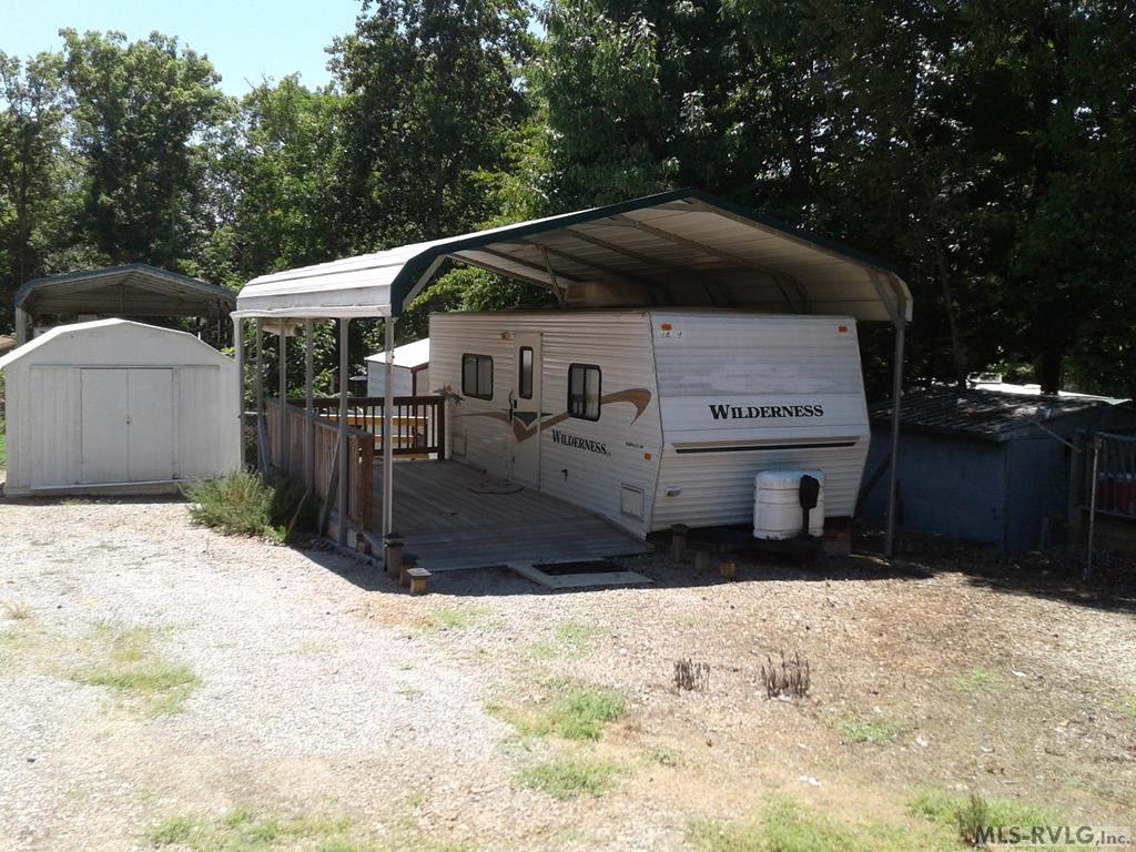 13 Des Laco Property Photo 1