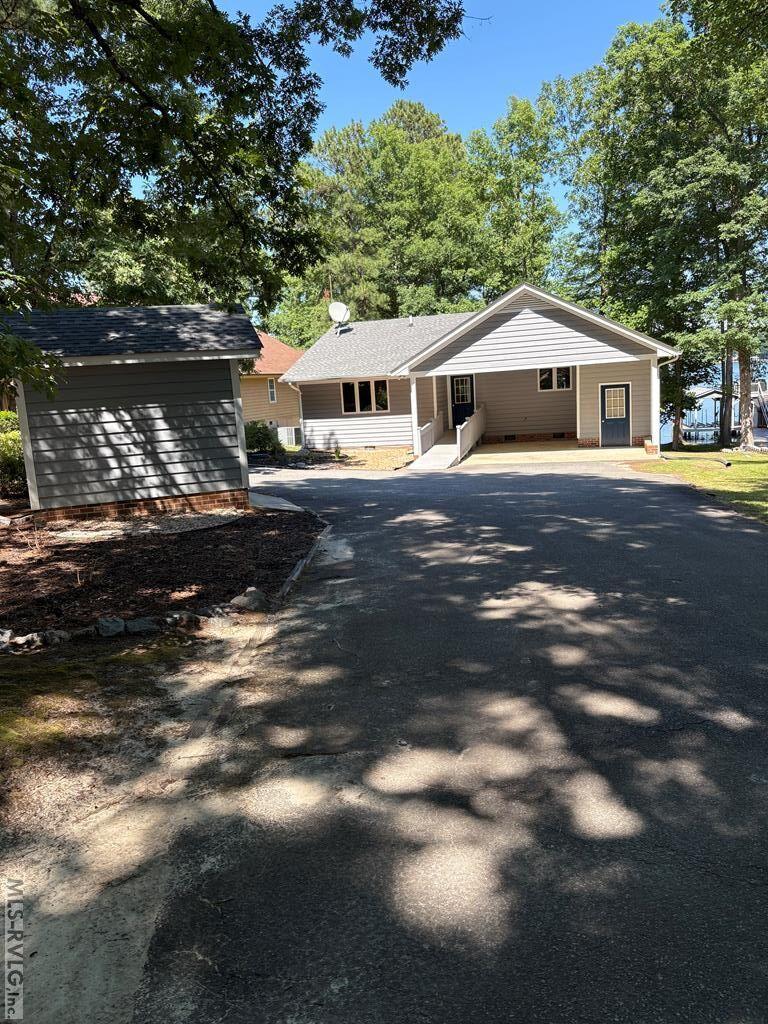192 Watermans Dr Property Photo 1