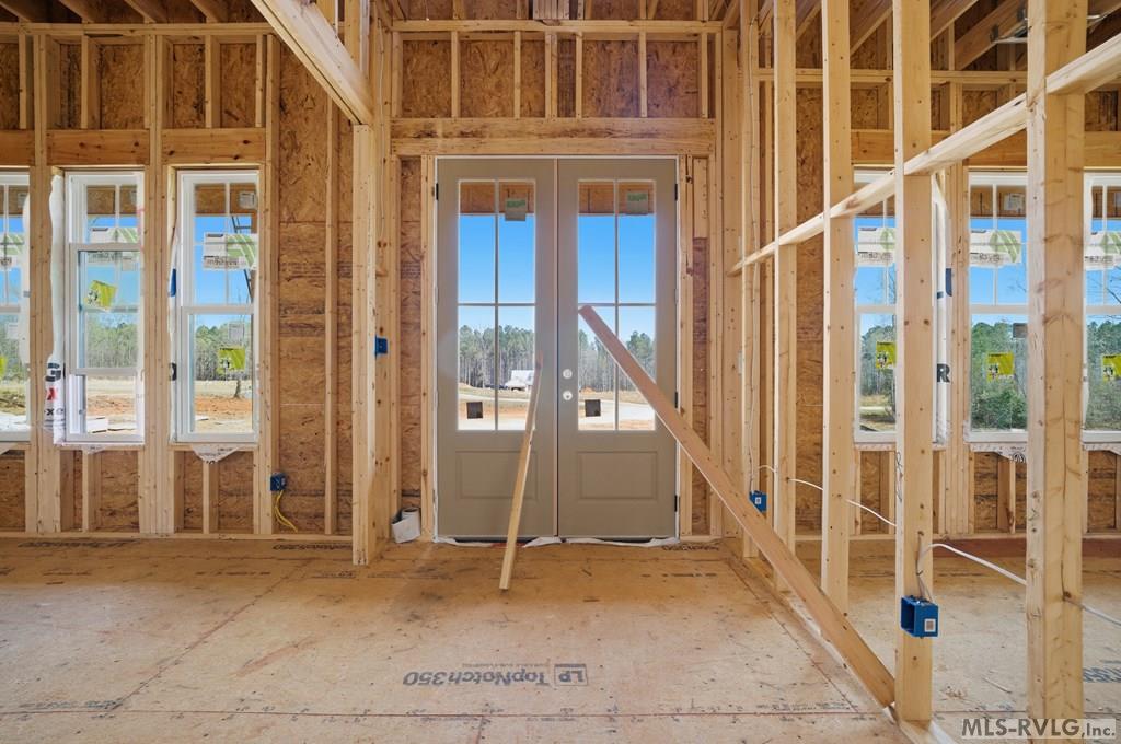 407 Ferry Landing Drive Property Photo 10