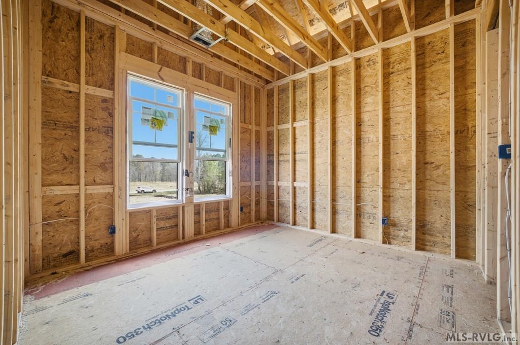 407 Ferry Landing Drive Property Photo 13