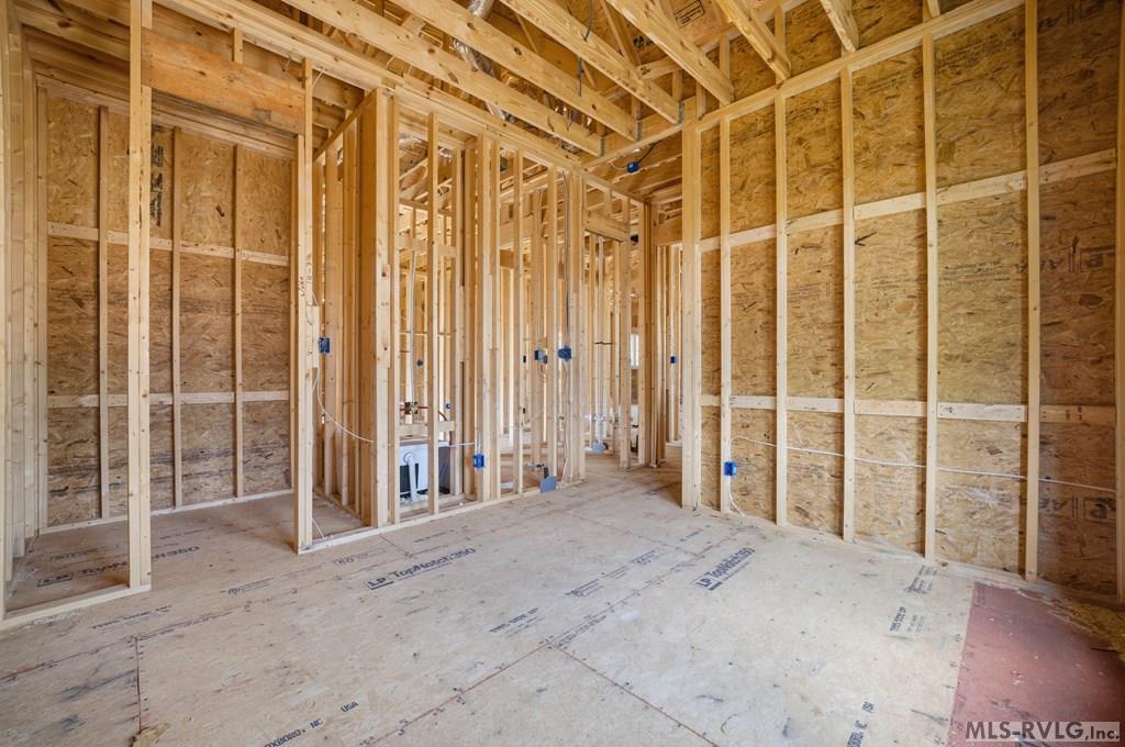 407 Ferry Landing Drive Property Photo 14