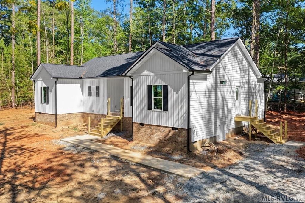 151 Twin Oaks Ln. Property Photo 1