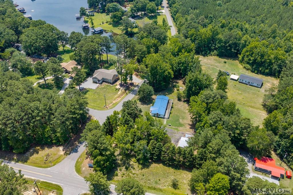 124 Pineview Drive Property Photo 3