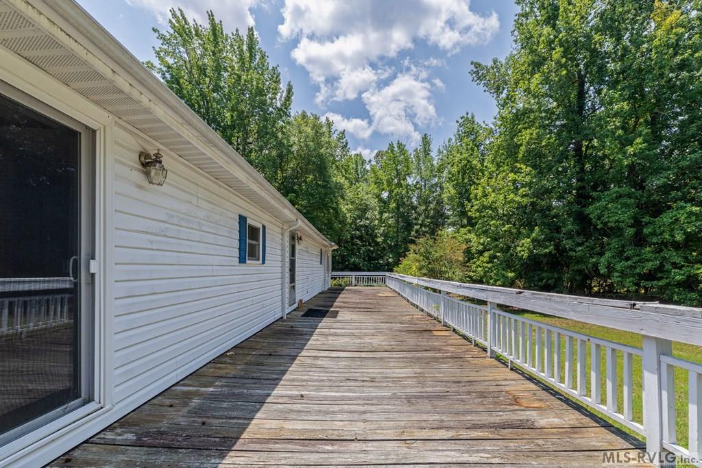 124 Pineview Drive Property Photo 7